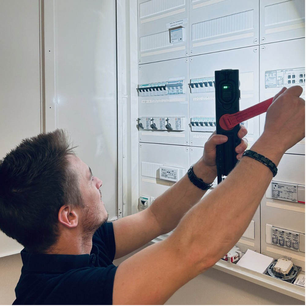 Brennenstuhl Stableuchte mit Dynamo HL 300 AD 600 lm