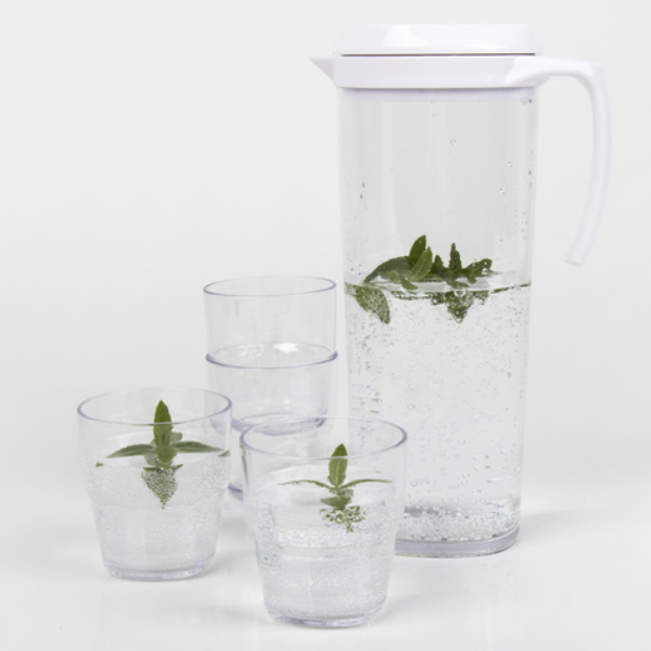 Camp4 Karaffe mit Schraubdeckel und 4 Gläser, 1,5 l