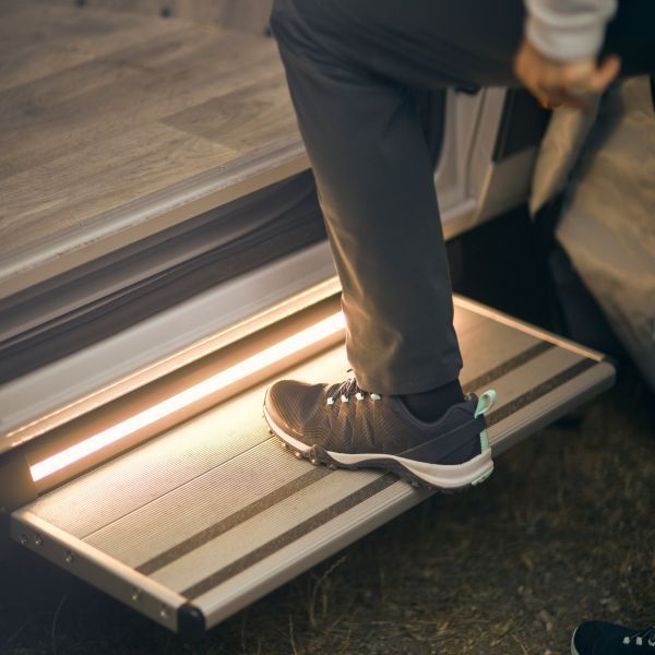 Thule Trittstufe G2 12 V Slide-Out Step 700   B-Ware