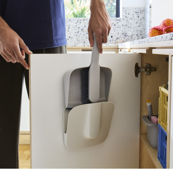 Joseph Joseph Kehrschaufel und Handfeger CleanTech mit Wandhalterung