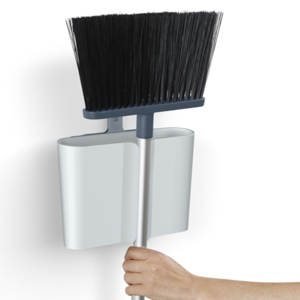 Joseph Joseph Besen CleanTech mit Wandhalterung